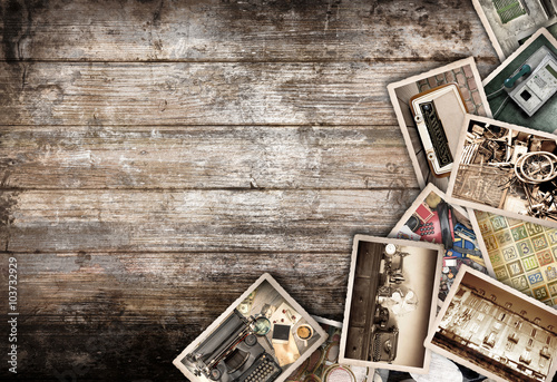 Fototapete Fotografie Vintage Collage Su Fondo Legno Fototapeten Photobeps