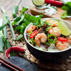 asian vietnamese prawn noodle 