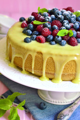 Berry cake with white chocolate glaze.