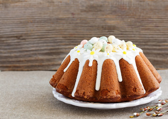 The traditional cake for Easter.