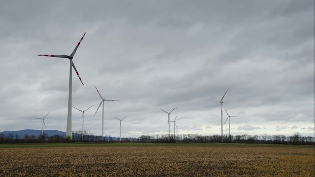 viele windraeder zeitraffer ansicht