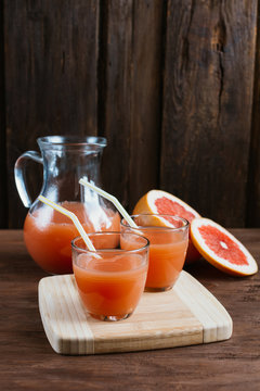 Two glasses of grapefruit juice