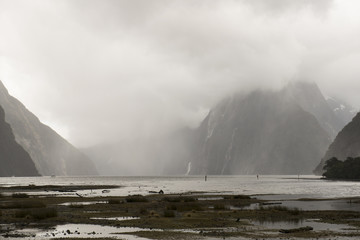 El fiordo Milford Sound en inveirno en la Isla Sur de Nueva Zelanda