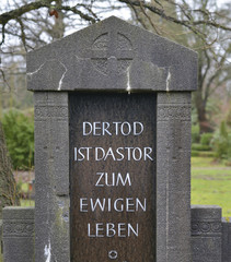 Der Tod ist das Tor zum ewigen Leben