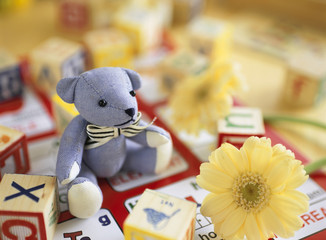 青色のクマのぬいぐるみ