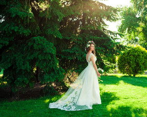 Obraz na płótnie Canvas Pretty Bride Portrait wedding outdoors