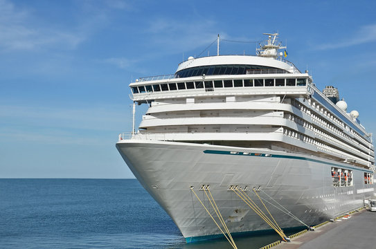 Cruise travel ship