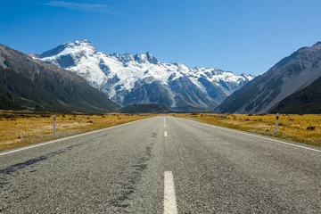 Photo sur Plexiglas Aoraki/Mount Cook Road leading to Mount Cook
