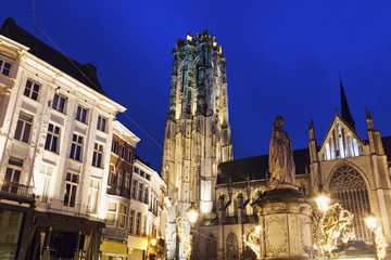 Fototapeta na wymiar Saint Rumbold's Cathedral in Mechelen