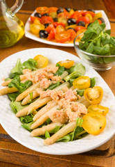 asparagus salad, cherry tomatoes and marinated tuna