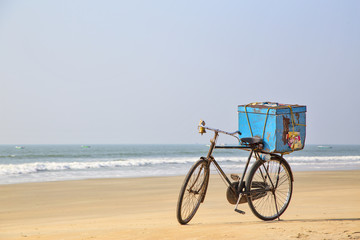 велосипед для продажи мороженого на пляже