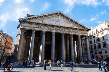 Obraz premium Front View of Pantheon