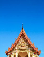 Fototapeta premium Thai Temple Roof and blue sky