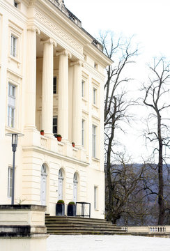 Schloss Monaise