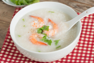 Rice porridge with shrimp.