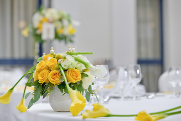 Цветочные декорации для банкета