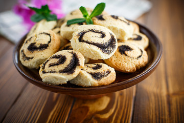 delicious crumbly biscuits with poppy seeds 