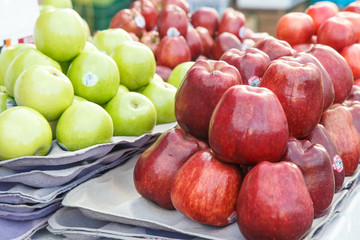 Fototapeta na wymiar fresh apple group from market