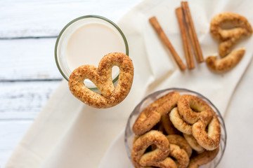 Pretzel with cinnamon and sugar