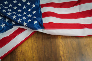 Obraz premium American flag on wood background
