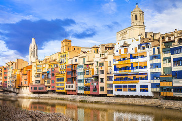 Fototapeta na wymiar Girona - colorful town near Barcelona, Spain