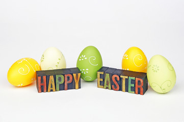 happy easter / caracteres d'imprimerie en bois 