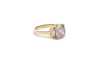 Gorgeous 6 Carat Round Diamond Ring in Yellow Gold