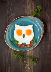 owl-shaped fried eggs