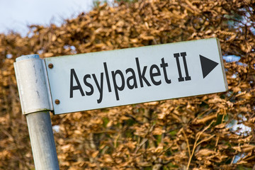 Schild 92 - Asylpaket II