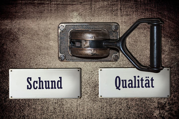 Schild 90 - Schund