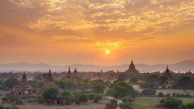 4K Timelapse of the temple of bagan at sunset, Myanmar