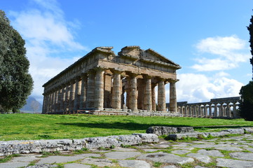 Fototapeta na wymiar Temple de Neptune/Poséidon à Paestum