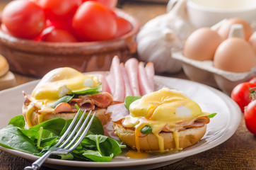 Egg Benedict with ham