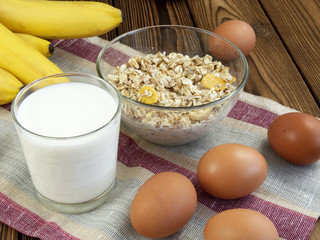 oat porridge  with banana and milk