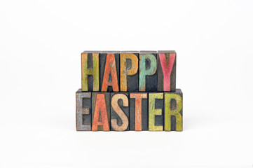 happy easter / caracteres d'imprimerie en bois