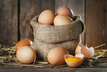 Raw organik farm eggs
