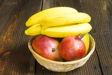 granaty,banany i mango