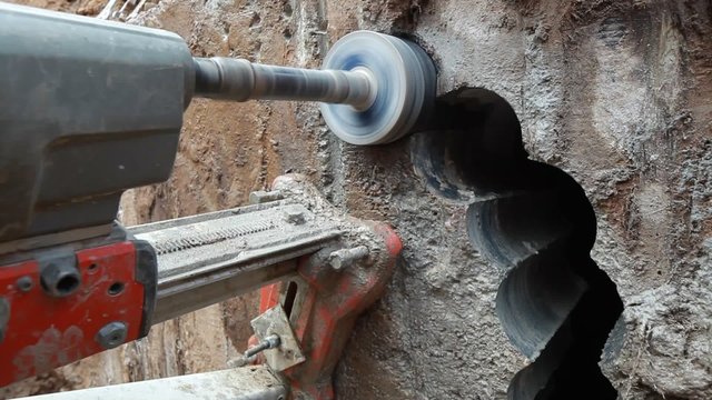 Diamond drilling machine hole in the concrete