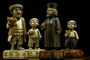 Obraz premium Exclusive national chess made of silver, gold and precious stones.