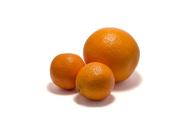Апельсины на белом фоне