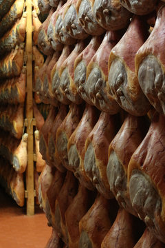 parma ham maturing