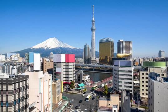 Tokyo Skyline In Asakusa Mit Skytree Und Mount Fuji Im Hintergrund