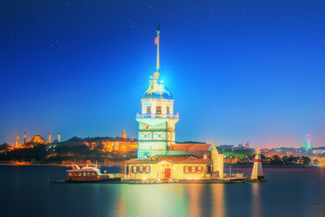 Obraz premium Maiden Tower lub Kiz Kulesi Istanbul