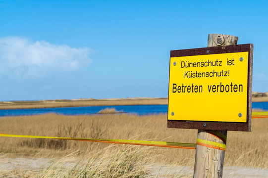 Dünenschutz ist Küstenschutz Schild Nordsee
