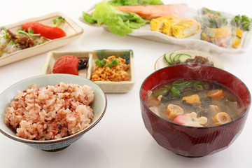 おいしそうな和風定食