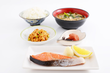 おいしそうな和風朝食