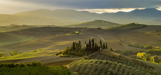 Piękny krajobraz Toskanii,dolina rzeki Orcia