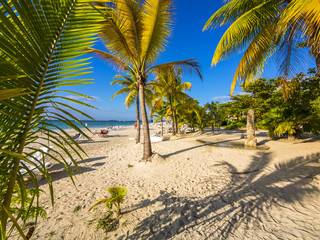 Der Strand von Negril, Traumstrand und Erholung am Meer, Region Westmoreland, Jamaika, große...