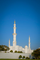 Fototapeta na wymiar Famous Abu Dhabi Sheikh Zayed Mosque, UAE..