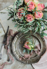 Serving wedding in vintage style,roses